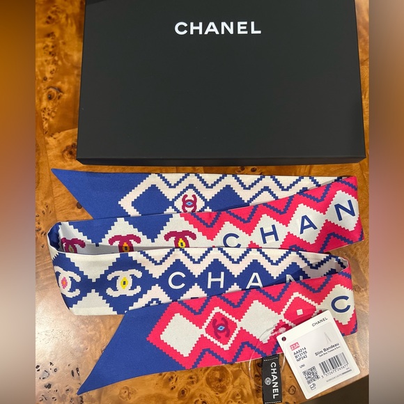 New Chanel silk slim bandeau scarf 23A - Picture 5 of 5
